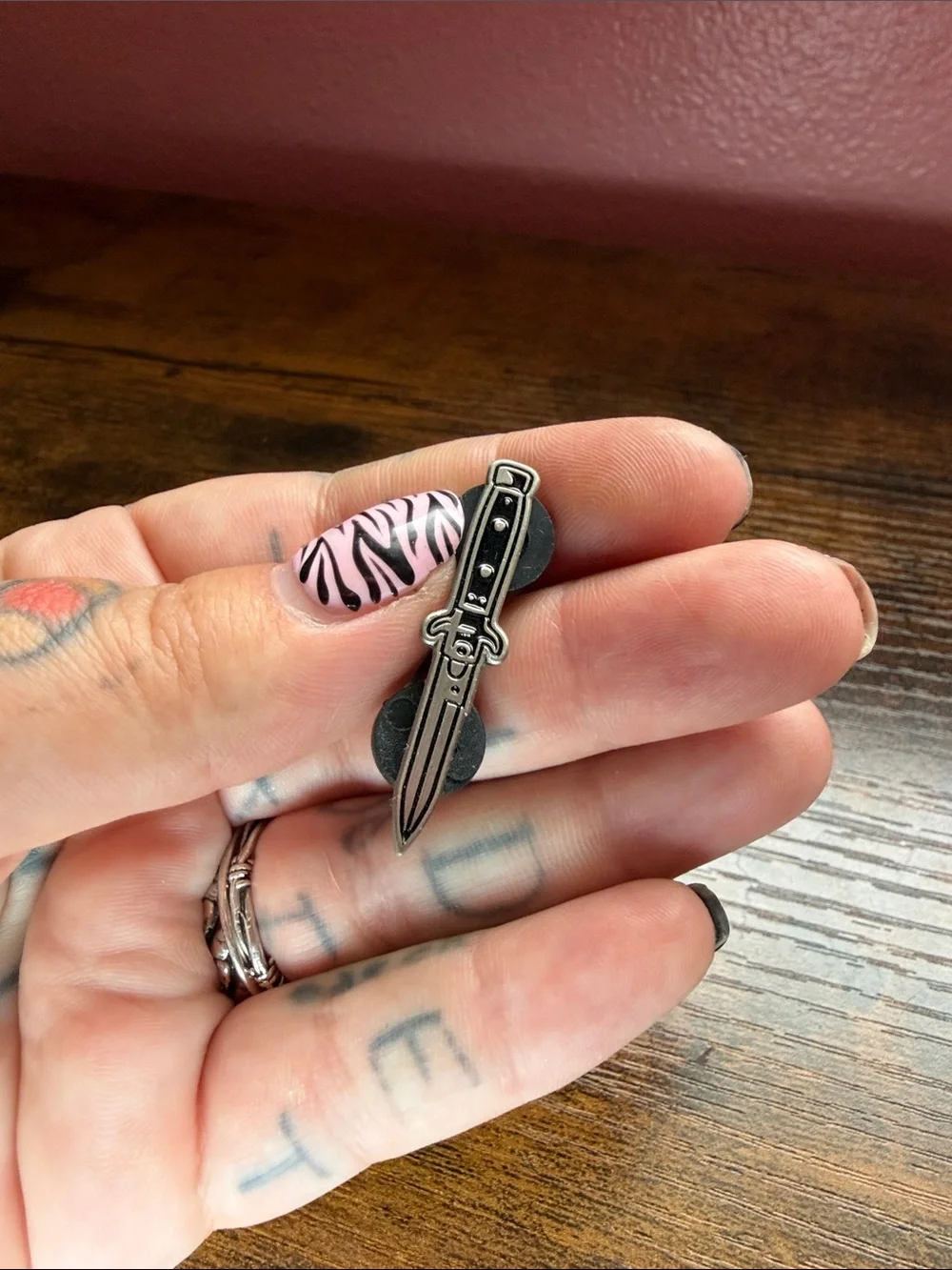N/A stylish silver